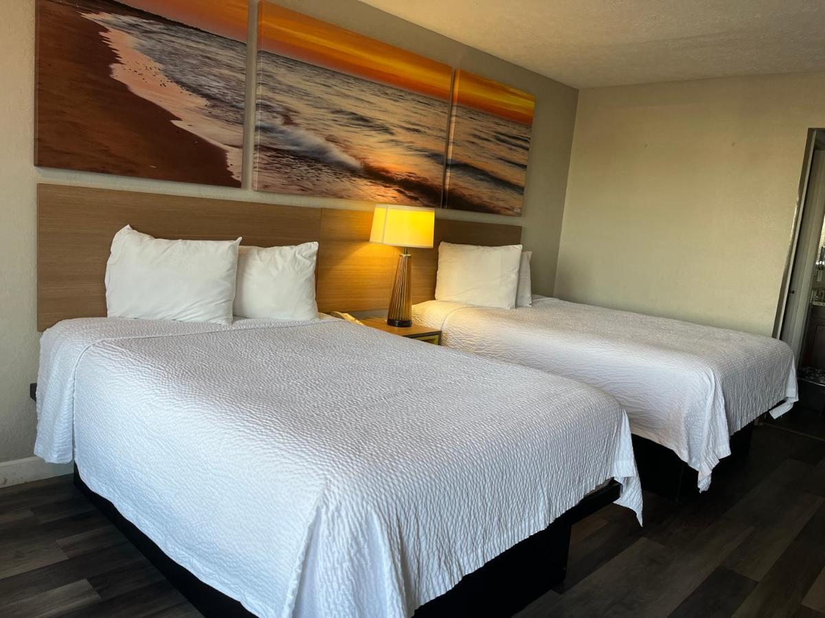 Days Inn & Suites By Wyndham Dayton North Zewnętrze zdjęcie